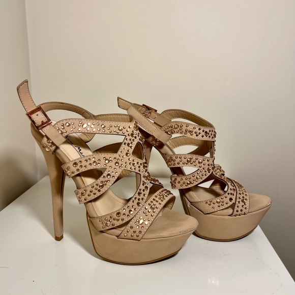 Platform heels - Picture 1 of 6